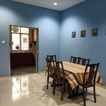Yasmeen Homestay Kemaman Chukai Kültér fotó