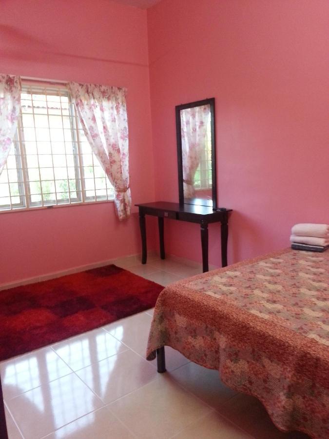Yasmeen Homestay Kemaman Chukai Kültér fotó