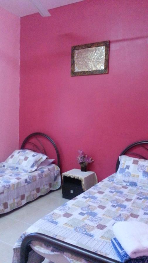 Yasmeen Homestay Kemaman Chukai Kültér fotó